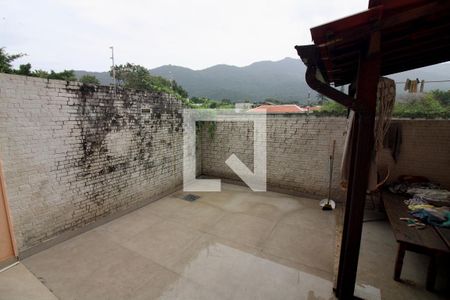 Casa de condomínio à venda com 118m², 3 quartos e 1 vagaQuintal