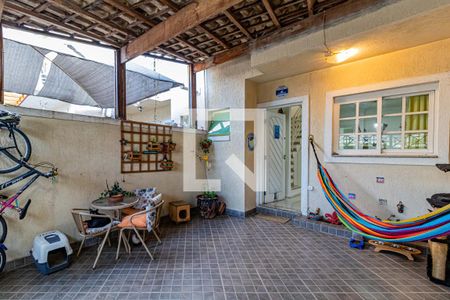 Casa à venda com 71m², 2 quartos e 1 vagaGaragem