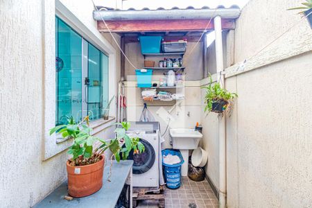 Casa à venda com 71m², 2 quartos e 1 vagaLavanderia