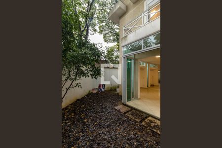 quintal sala de casa à venda com 4 quartos, 258m² em Indianópolis, São Paulo