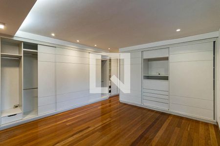 Casa à venda com 258m², 4 quartos e 2 vagasSuíte 3