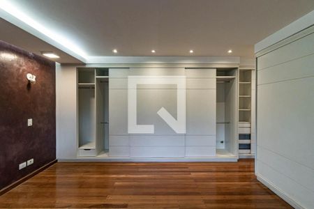 Casa à venda com 258m², 4 quartos e 2 vagasSuíte 3