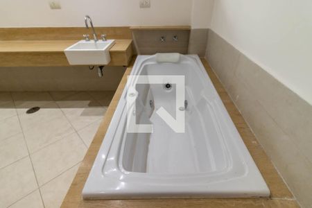 Casa à venda com 258m², 4 quartos e 2 vagasSuíte 3