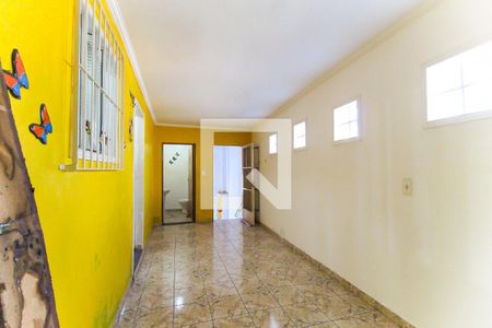 Casa à venda com 180m², 3 quartos e 2 vagas Casa à venda com 180m², 3 quartos e 2 vagasQuintal