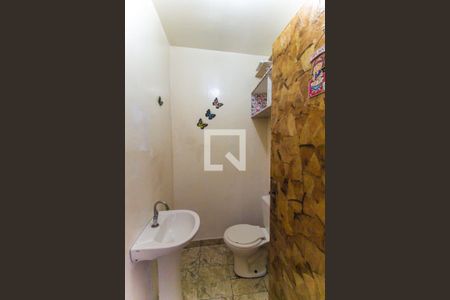 Casa à venda com 180m², 3 quartos e 2 vagas Casa à venda com 180m², 3 quartos e 2 vagasLavabo