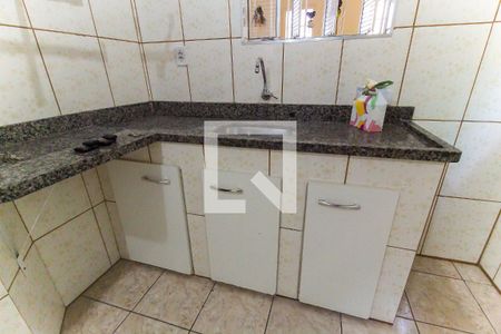 Casa à venda com 180m², 3 quartos e 2 vagas Casa à venda com 180m², 3 quartos e 2 vagasCozinha 1