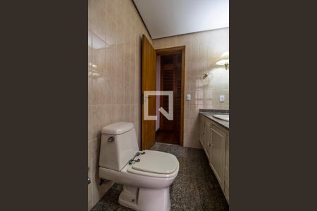 Apartamento à venda com 395m², 2 quartos e 3 vagasBanheiro da Suíte