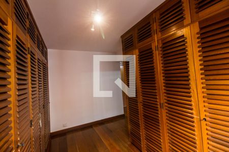 Apartamento à venda com 395m², 2 quartos e 3 vagasCloset da suíte