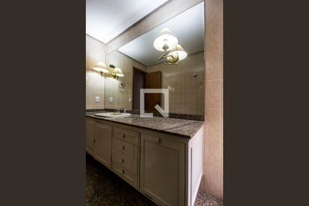 Apartamento à venda com 395m², 2 quartos e 3 vagasBanheiro da Suíte