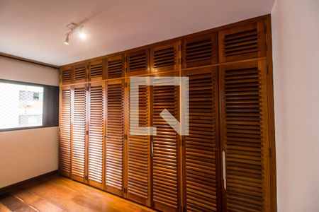 Apartamento à venda com 395m², 2 quartos e 3 vagasCloset da suíte