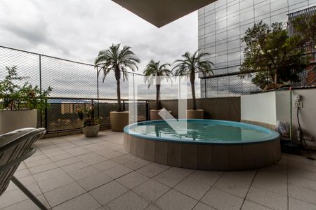 Apartamento à venda com 395m², 2 quartos e 3 vagasVaranda