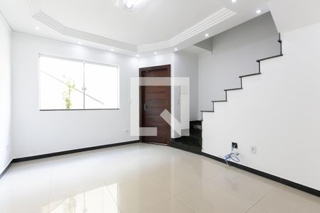 Sala de casa de condomínio à venda com 2 quartos, 91m² em Vila Carmosina, São Paulo