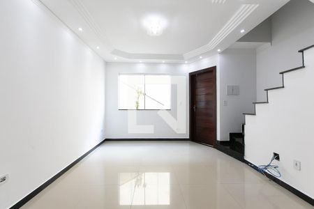 Sala de casa de condomínio à venda com 2 quartos, 91m² em Vila Carmosina, São Paulo