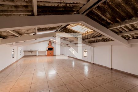 Casa para alugar com 200m², 4 quartos e sem vagaSalão