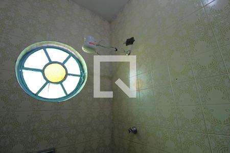 Casa à venda com 200m², 3 quartos e 2 vagasChuveiro banheiro da suíte