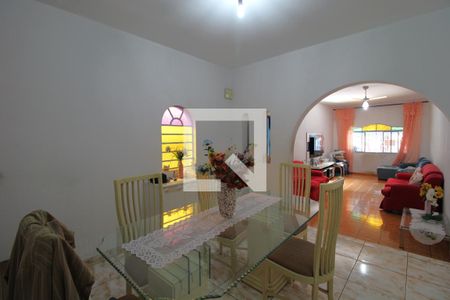 Sala 2 de casa à venda com 3 quartos, 200m² em Vila Campo Grande, São Paulo