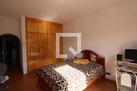 Casa à venda com 200m², 3 quartos e 2 vagasSuíte