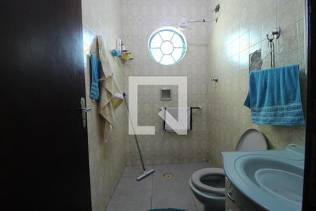 Casa à venda com 200m², 3 quartos e 2 vagasBanheiro da suíte