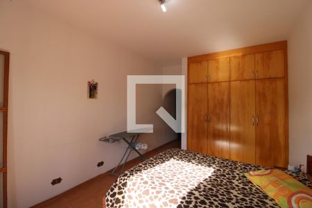 Suíte de casa à venda com 3 quartos, 200m² em Vila Campo Grande, São Paulo