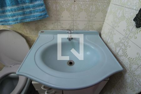 Casa à venda com 200m², 3 quartos e 2 vagasPia banheiro da suíte