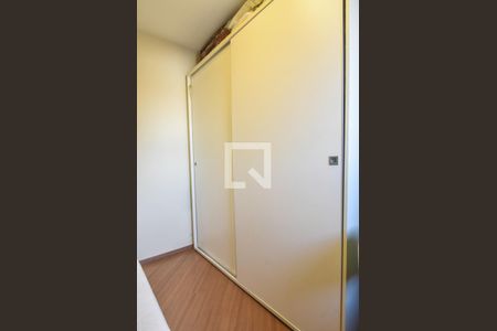 Apartamento à venda com 56m², 2 quartos e 1 vagaQuarto 02