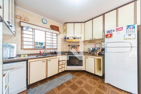 Casa à venda com 470m², 8 quartos e 7 vagasCozinha 