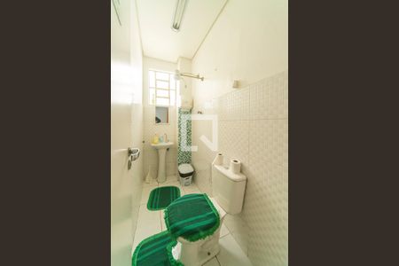 Casa à venda com 470m², 8 quartos e 7 vagasBanheiro casa 2