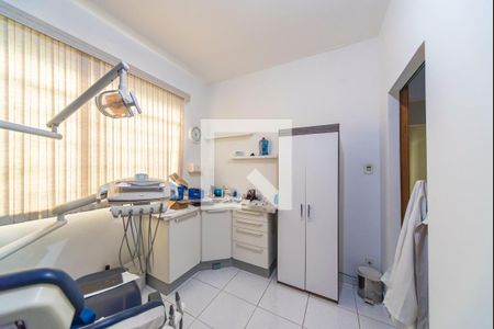 Casa à venda com 470m², 8 quartos e 7 vagasQuarto 1 casa 2