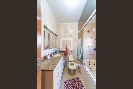 Casa à venda com 470m², 8 quartos e 7 vagasBanheiro do Quarto 3