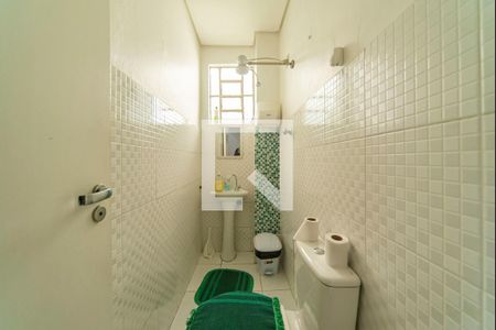 Casa à venda com 470m², 8 quartos e 7 vagasBanheiro casa 2