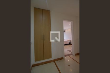 Apartamento para alugar com 410m², 5 quartos e 3 vagas Suíte 01