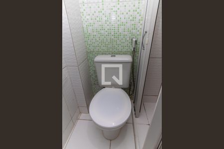 Banheiro de kitnet/studio para alugar com 1 quarto, 20m² em Higienópolis, Rio de Janeiro