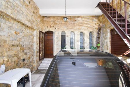 Casa à venda com 242m², 3 quartos e 1 vaga Casa à venda com 242m², 3 quartos e 1 vagaGaragem