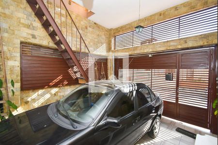 Casa à venda com 242m², 3 quartos e 1 vaga Casa à venda com 242m², 3 quartos e 1 vagaGaragem