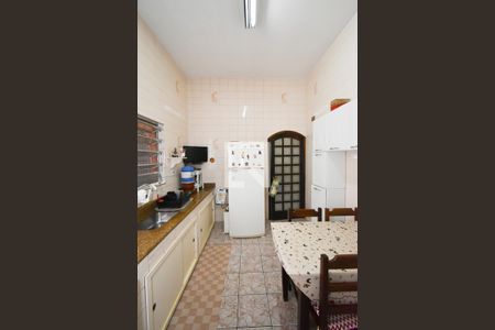 Casa à venda com 242m², 3 quartos e 1 vaga Casa à venda com 242m², 3 quartos e 1 vagaCozinha