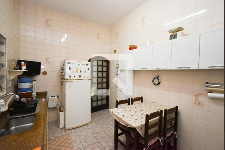 Casa à venda com 242m², 3 quartos e 1 vaga Casa à venda com 242m², 3 quartos e 1 vagaCozinha