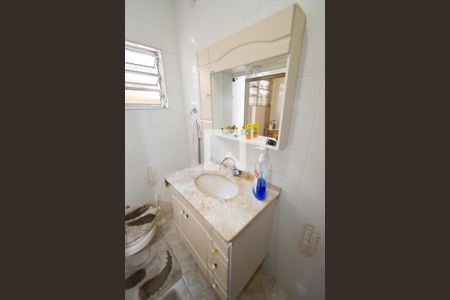 Casa à venda com 242m², 3 quartos e 1 vaga Casa à venda com 242m², 3 quartos e 1 vagaBanheiro Corredor