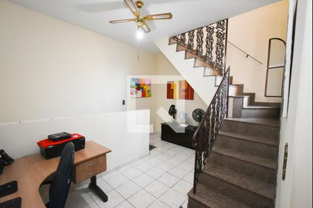 Casa à venda com 242m², 3 quartos e 1 vaga Casa à venda com 242m², 3 quartos e 1 vagaEscritório