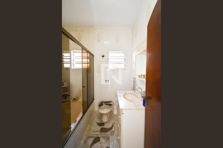 Casa à venda com 242m², 3 quartos e 1 vaga Casa à venda com 242m², 3 quartos e 1 vagaBanheiro Corredor