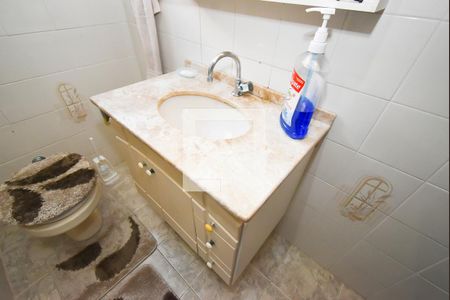 Casa à venda com 242m², 3 quartos e 1 vaga Casa à venda com 242m², 3 quartos e 1 vagaBanheiro Corredor