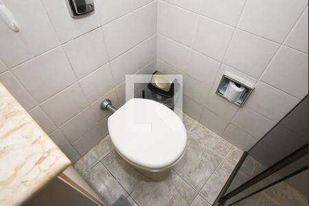 Casa à venda com 242m², 3 quartos e 1 vaga Casa à venda com 242m², 3 quartos e 1 vagaBanheiro