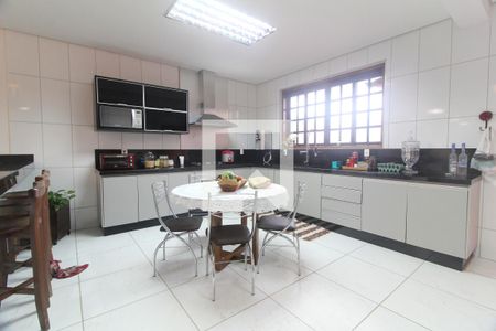 Cozinha de casa à venda com 6 quartos, 500m² em Trevo, Belo Horizonte