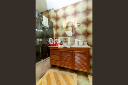 Apartamento à venda com 317m², 3 quartos e 2 vagas Apartamento à venda com 317m², 3 quartos e 2 vagasBanheiro da Suíte