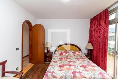 Apartamento à venda com 317m², 3 quartos e 2 vagas Apartamento à venda com 317m², 3 quartos e 2 vagasSuíte