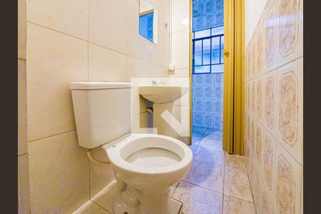 Banheiro de casa para alugar com 1 quarto, 25m² em Vila Sonia, São Paulo