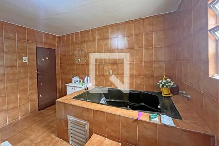 Casa à venda com 330m², 3 quartos e 2 vagasBanheiro da Suíte