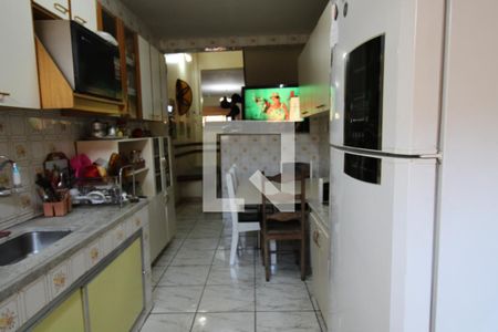 Casa à venda com 332m², 4 quartos e 1 vagaCozinha