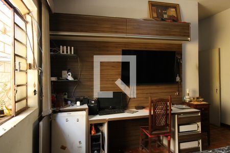 Casa à venda com 332m², 4 quartos e 1 vagaSuíte 2