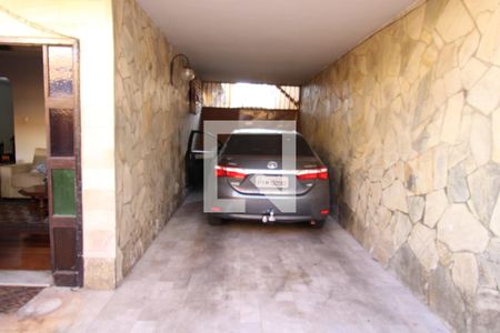 Casa à venda com 332m², 4 quartos e 1 vagaGaragem