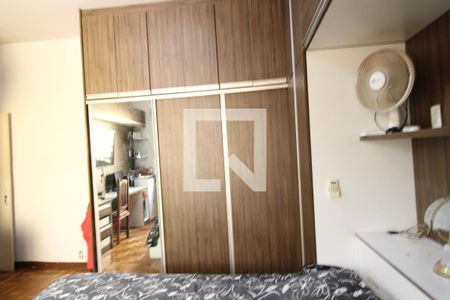 Casa à venda com 332m², 4 quartos e 1 vagaSuíte 2